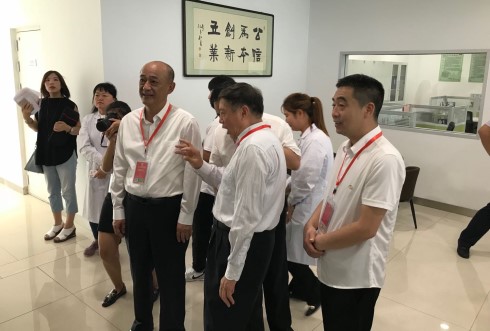 我司董事長佘中生先生受邀參訪考察安國數(shù)字化藥都中藥材基地