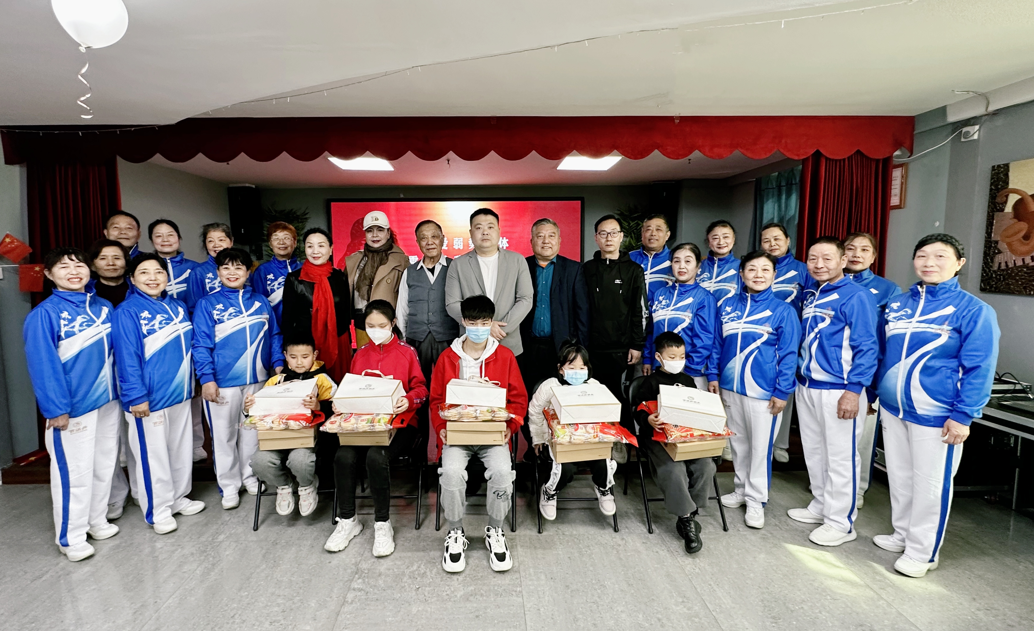 雷鋒月｜關愛弱勢群體，百消丹藝術聯盟在行動~