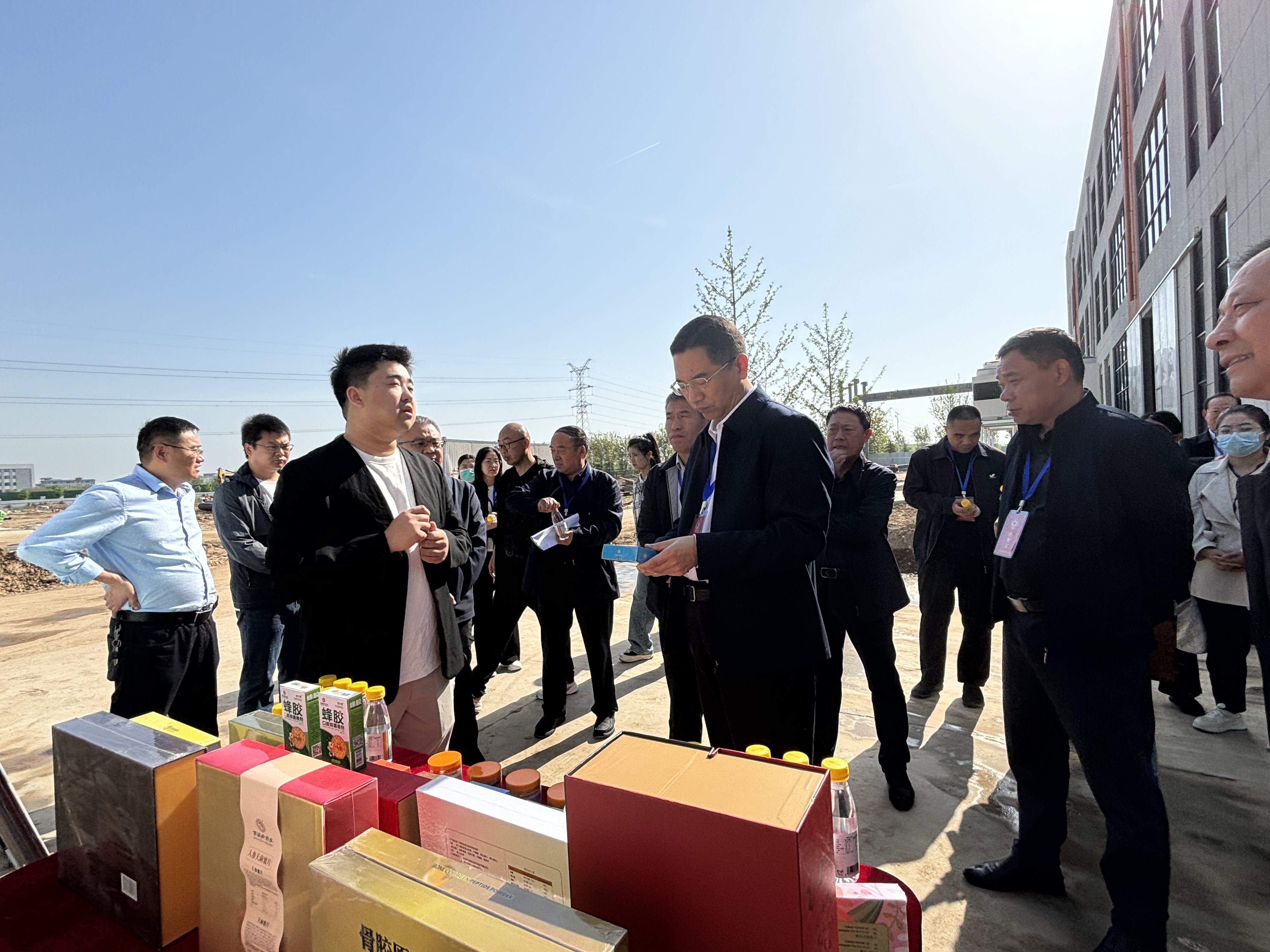 長垣市領導一行蒞臨百消丹中藥產業(yè)園視察指導工作